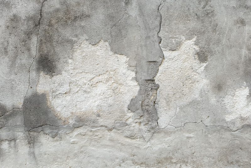 Před sanací: mapy a výkvěty solí – Lanškroun, RD 1962, vlhkost 8 % u podlahy, soli do 90 cm